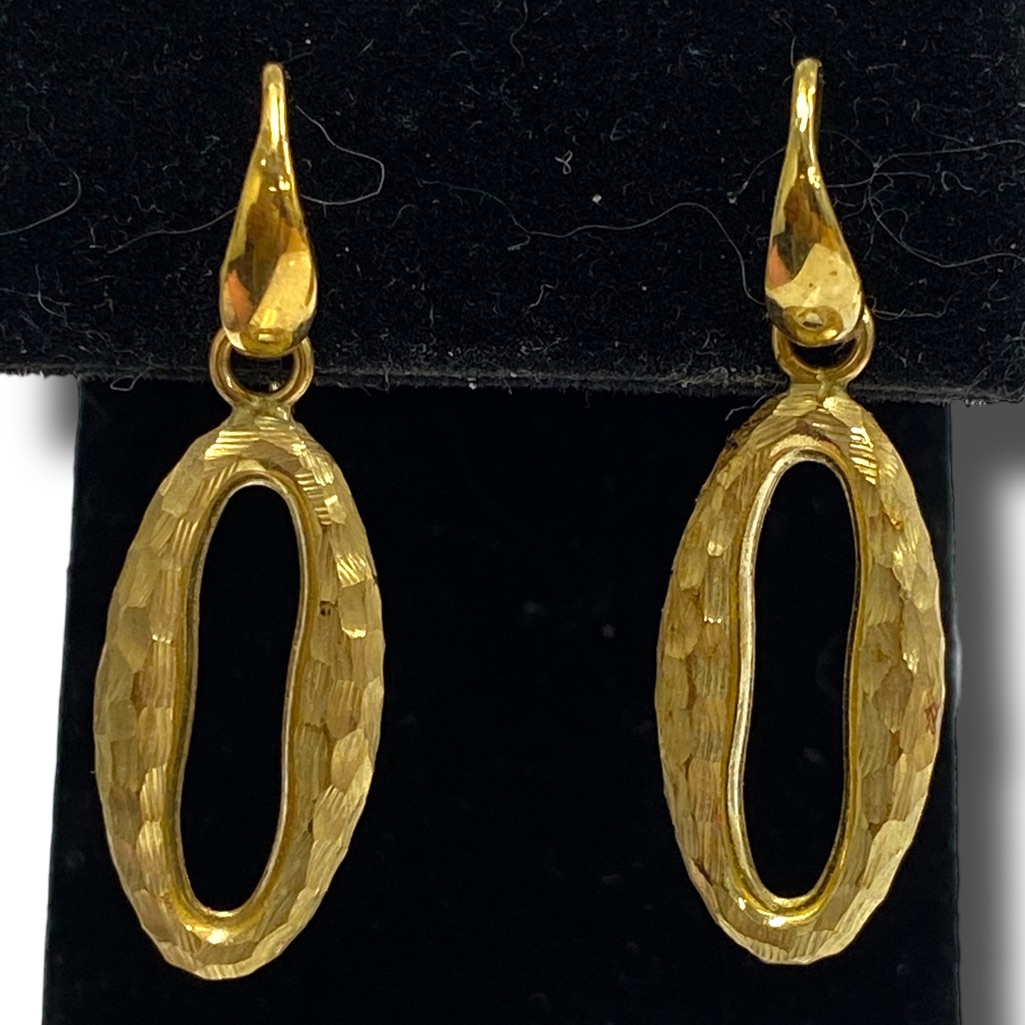 Designer Italian 18k Yellow Gold Oval Textured Dangle Earrings Gorgeous